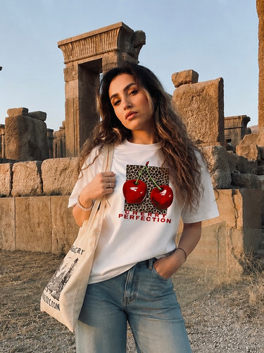 تی شرت زنانه مدل cherry🍒بسیار قشنگ